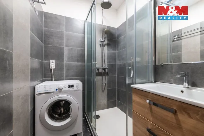 Prodej bytu 2+1, Otrokovice - Kvítkovice, Hlavní, 54 m2