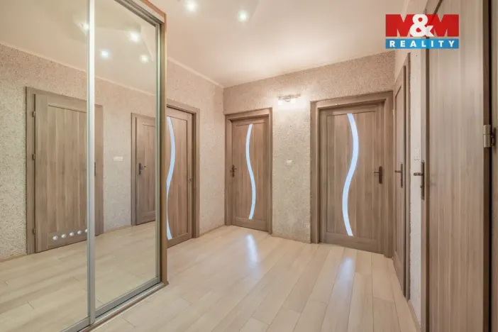 Prodej bytu 3+1, Praha - Letňany, Křivoklátská, 66 m2