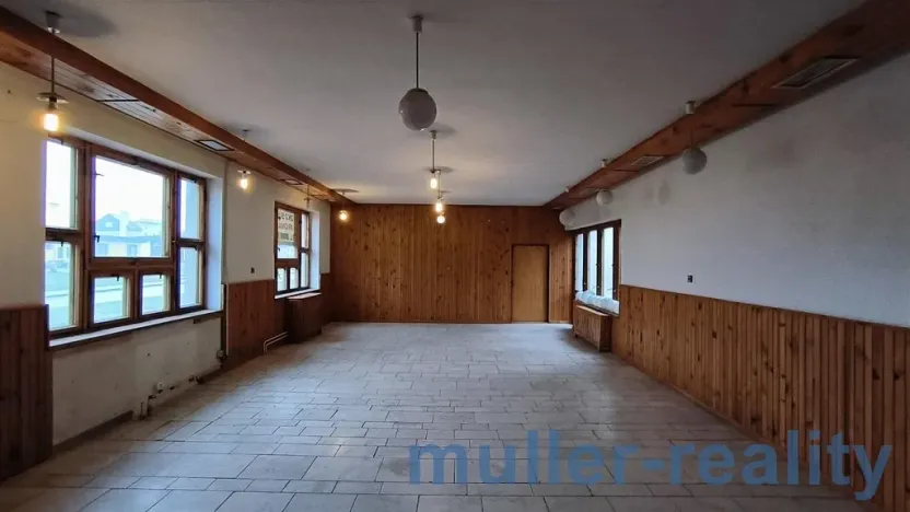 Prodej komerční, Žichovice, 753 m2