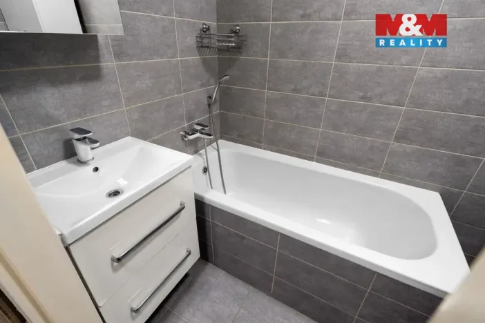 Prodej bytu 2+1, Kralupy nad Vltavou - Lobeček, Štefánikova, 52 m2