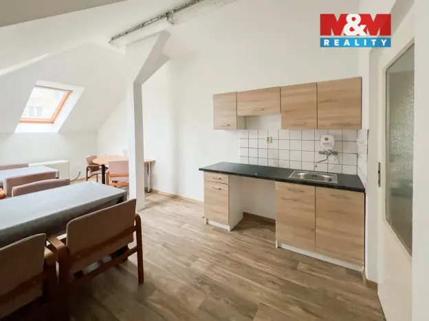 Prodej obchodního prostoru, Katovice, Kolářova, 400 m2