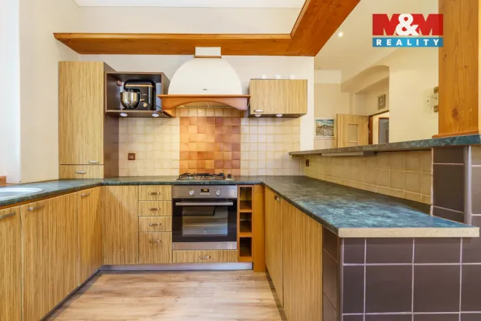 Prodej bytu 2+1, Karlovy Vary, Vřídelní, 56 m2