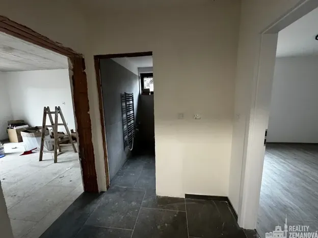 Pronájem bytu 2+kk, Jesenice, Hlavní, 42 m2