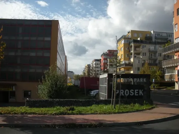 Pronájem garáže, Praha - Střížkov, Lovosická, 15 m2