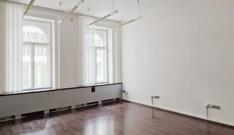 Pronájem kanceláře, Praha - Nové Město, Opletalova, 64 m2