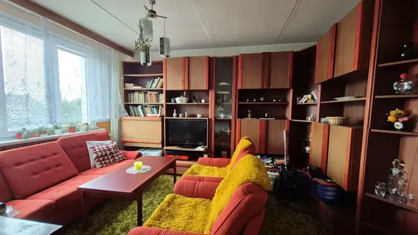 Pronájem bytu 2+1, Hrádek, 1. máje, 60 m2