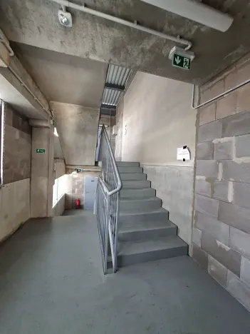 Pronájem garážového stání, Praha - Černý Most, Bryksova, 12 m2