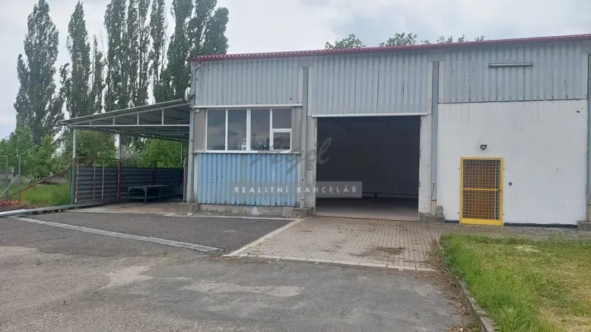 Pronájem skladu, Holubice, 110 m2