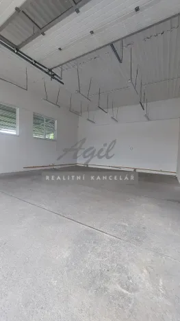 Pronájem skladu, Holubice, 110 m2