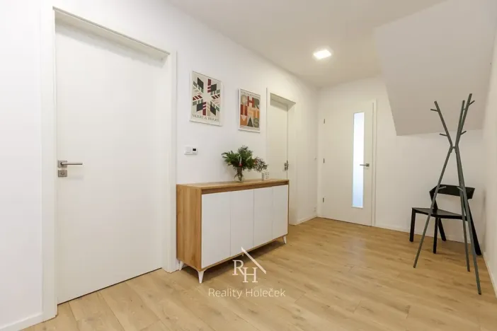 Prodej bytu 5+kk, Unhošť, Buková, 115 m2