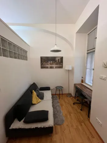 Pronájem bytu 1+1, Praha - Smíchov, Na Valentince, 44 m2