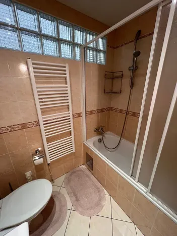 Pronájem bytu 1+1, Praha - Smíchov, Na Valentince, 44 m2