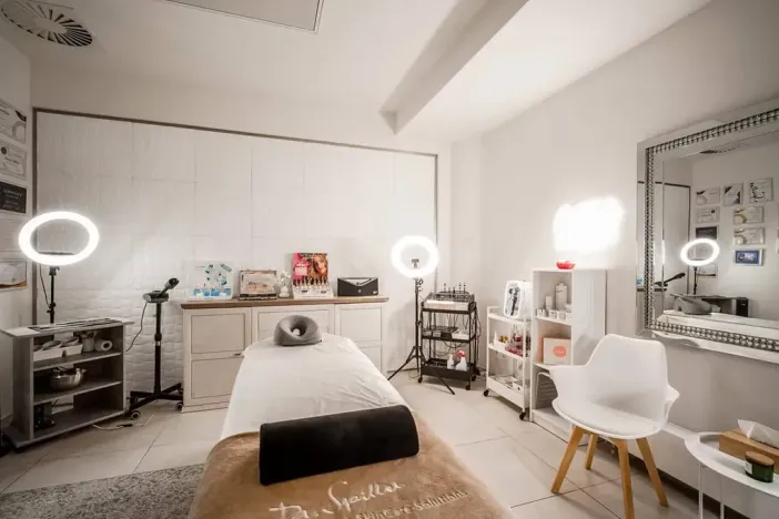 Pronájem obchodního prostoru, Praha - Karlín, Křižíkova, 20 m2