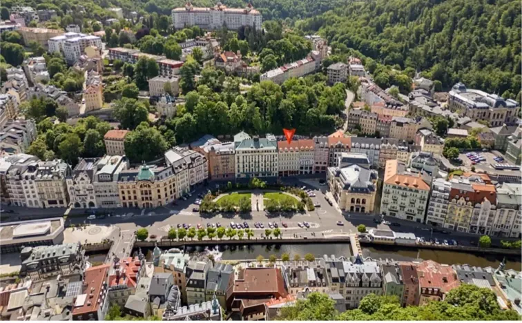 Pronájem obchodního prostoru, Karlovy Vary, Divadelní náměstí, 100 m2