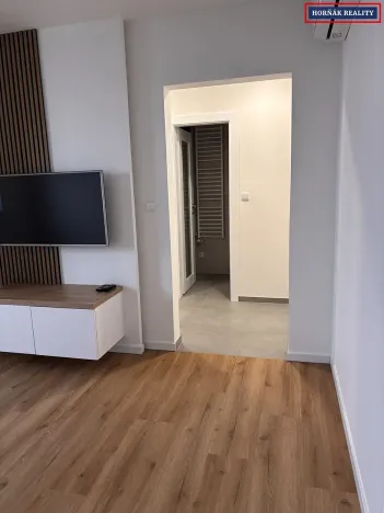 Pronájem bytu 1+1, Veselí nad Moravou, Hutník, 33 m2