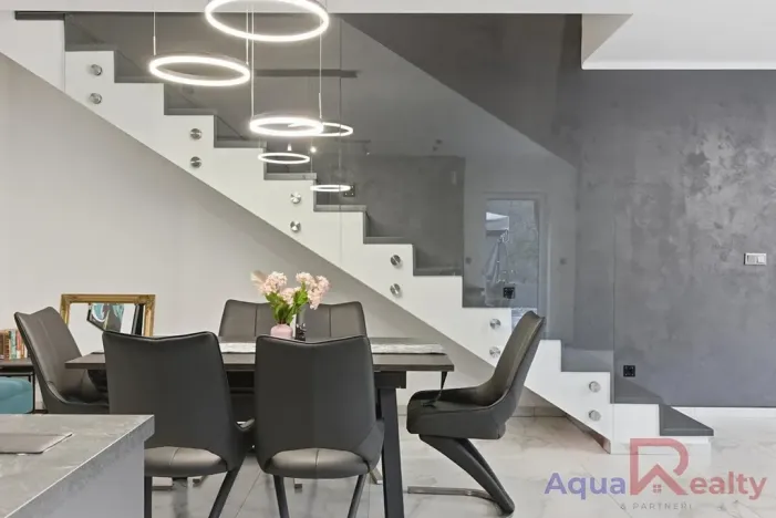 Prodej rodinného domu, Karlovy Vary, 180 m2