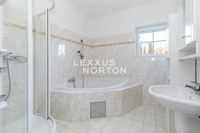 Pronájem rodinného domu, Praha - Nebušice, K vinicím, 251 m2