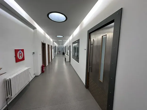 Pronájem kanceláře, Praha - Nové Město, Karlovo náměstí, 1110 m2