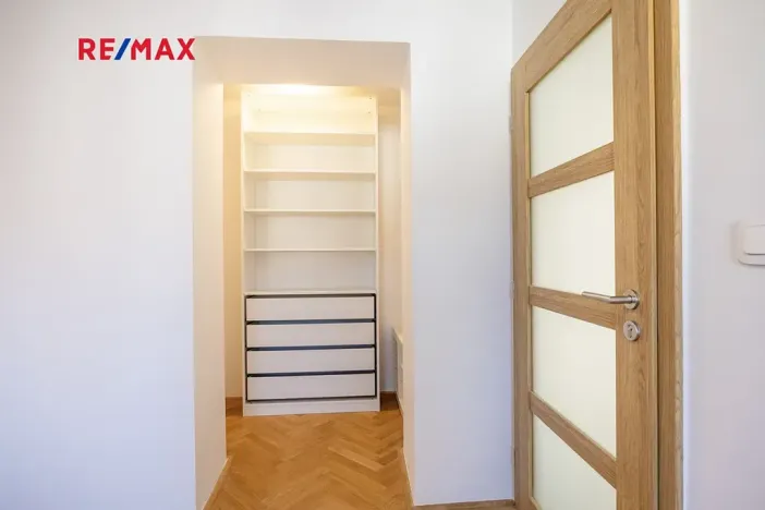 Pronájem bytu 3+1, Praha - Dejvice, Mydlářka, 55 m2