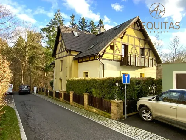 Pronájem bytu 4+kk, Liberec, Stroupežnického, 111 m2