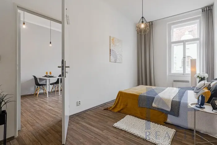Pronájem bytu 2+kk, Praha - Nusle, Jaromírova, 42 m2