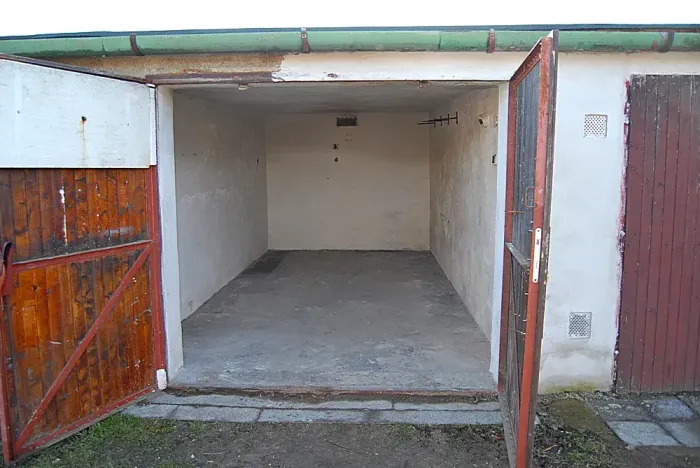 Pronájem garáže, Opava, Bochenkova, 18 m2