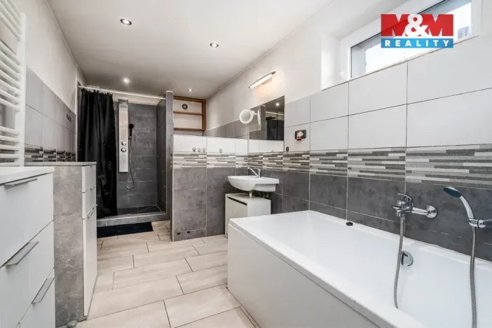 Prodej rodinného domu, Sány, Družstevní, 120 m2