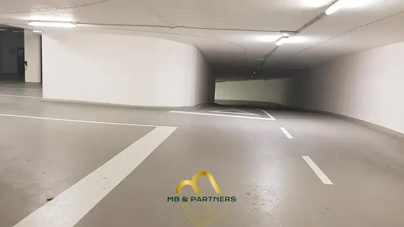 Prodej garážového stání, Praha - Holešovice, U průhonu, 13 m2