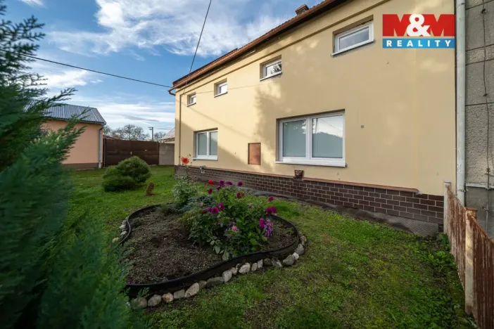 Prodej pozemku pro bydlení, Lobodice, 1643 m2