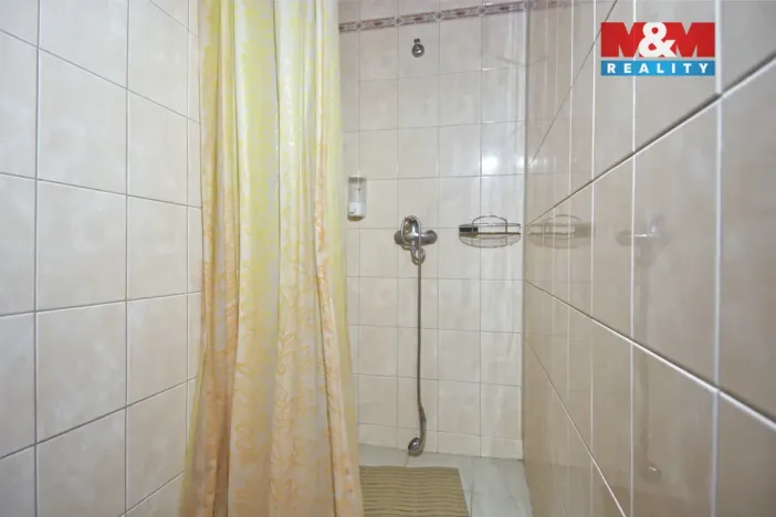 Pronájem obchodního prostoru, Orlová - Lutyně, Masarykova třída, 222 m2