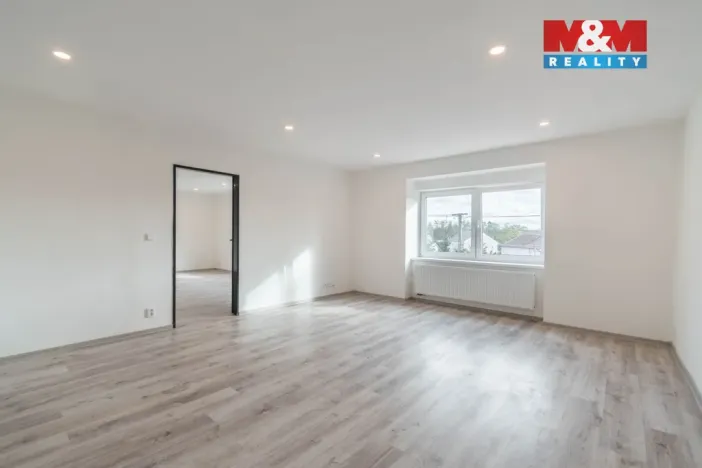 Prodej bytu 4+kk, Klobuky, Náměstí 9. května, 96 m2