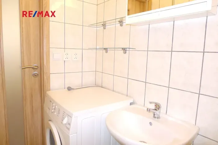 Pronájem bytu 2+kk, Praha - Řepy, Makovského, 40 m2