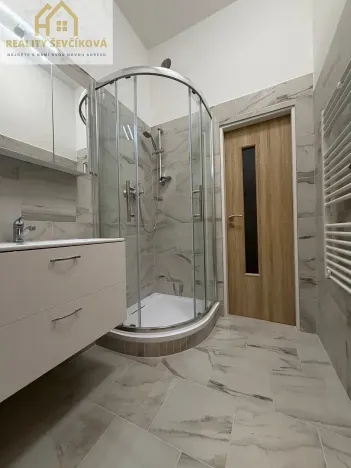 Pronájem bytu 2+1, Hradec Králové, Velké náměstí, 51 m2