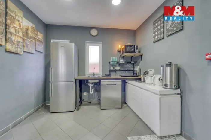 Prodej výrobních prostor, Stružná, 216 m2