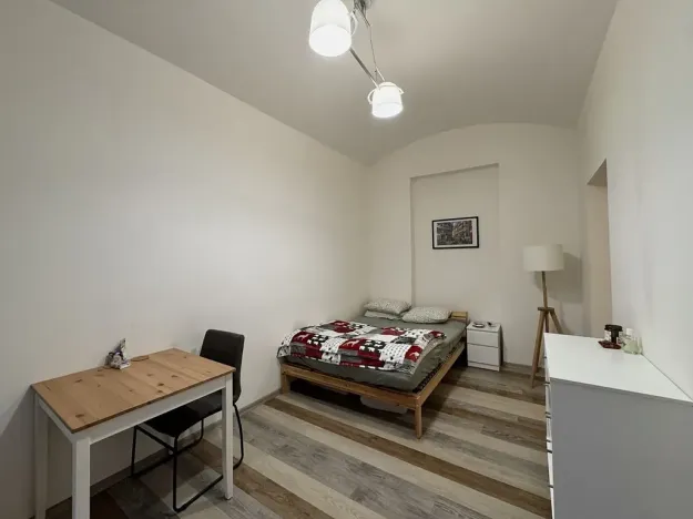 Pronájem bytu 1+kk, Praha - Vršovice, Sevastopolská, 29 m2