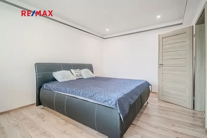 Prodej bytu 3+1, Karviná, tř. Těreškovové, 75 m2