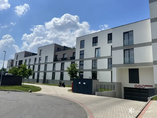 Pronájem bytu 1+kk, Praha - Kbely, Plzákova, 30 m2
