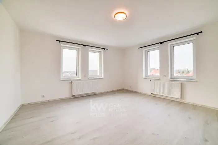 Pronájem bytu 3+kk, Cheb, 17. listopadu, 72 m2