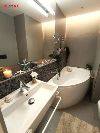 Pronájem bytu 1+kk, Praha - Vršovice, Altajská, 40 m2