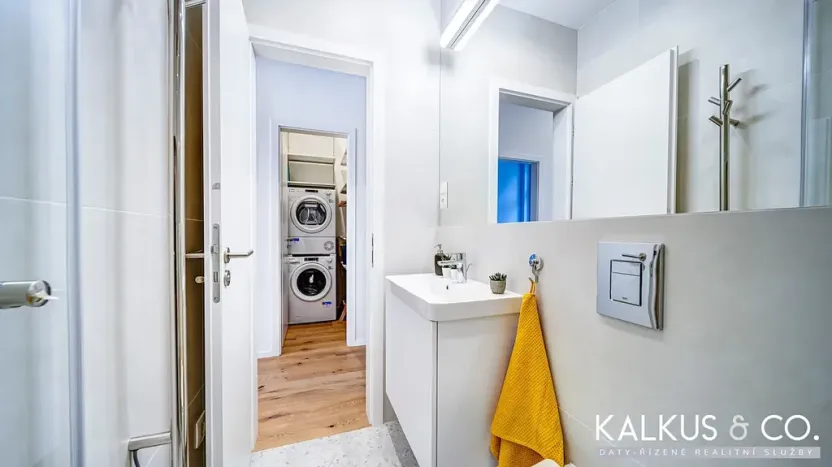 Pronájem bytu 2+kk, Hradec Králové, Eliščino nábřeží, 30 m2