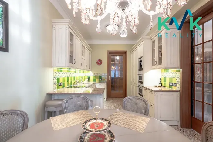 Prodej bytu 6+kk a větší, Karlovy Vary, U Imperiálu, 252 m2