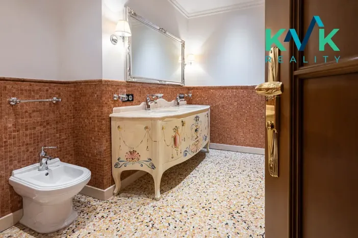 Prodej bytu 6+kk a větší, Karlovy Vary, U Imperiálu, 252 m2