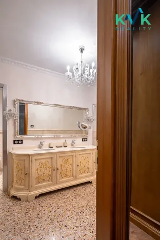 Prodej bytu 6+kk a větší, Karlovy Vary, U Imperiálu, 252 m2