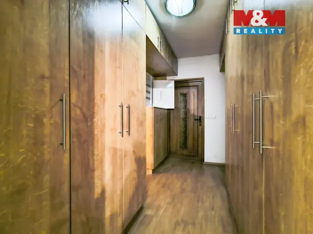 Prodej rodinného domu, Mokrovraty, 375 m2