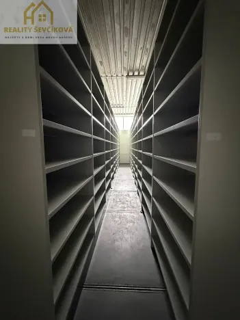 Pronájem komerční nemovitosti, Hradec Králové, Zemědělská, 695 m2