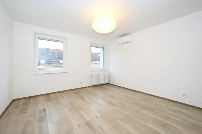 Pronájem bytu 2+kk, Praha - Smíchov, Kroftova, 58 m2
