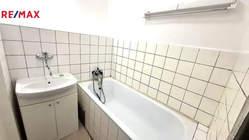 Pronájem bytu 2+1, Ostrava - Poruba, Nálepkovo náměstí, 55 m2