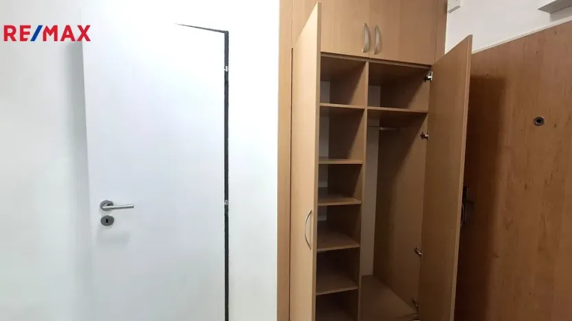 Pronájem bytu 2+1, Ostrava - Poruba, Nálepkovo náměstí, 55 m2