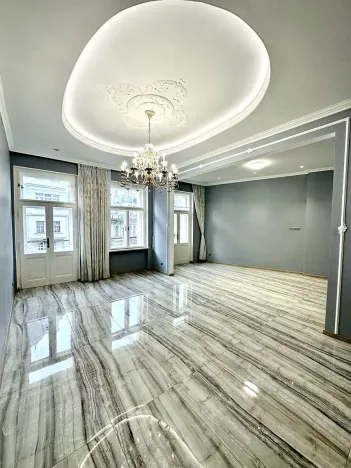 Prodej bytu 4+1, Karlovy Vary, Vřídelní, 160 m2