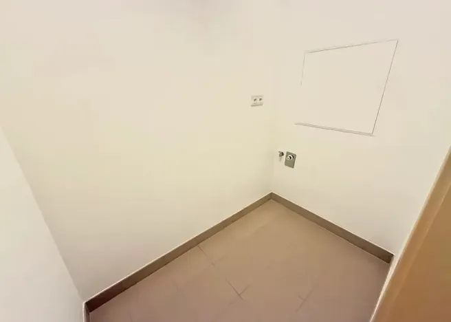 Prodej bytu 2+kk, Praha - Žižkov, Ke kapslovně, 58 m2